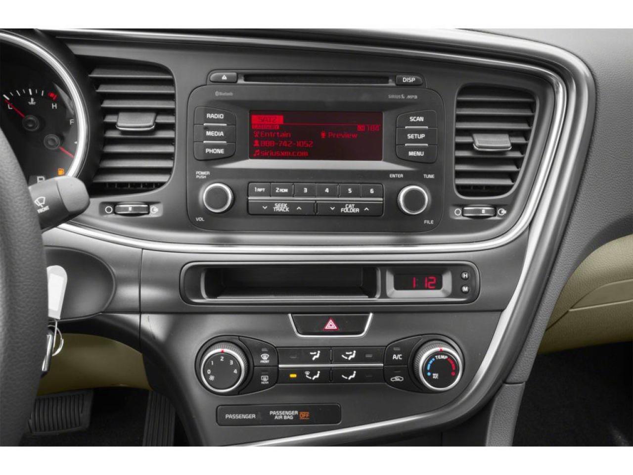 2015 Kia Optima LX Photo4