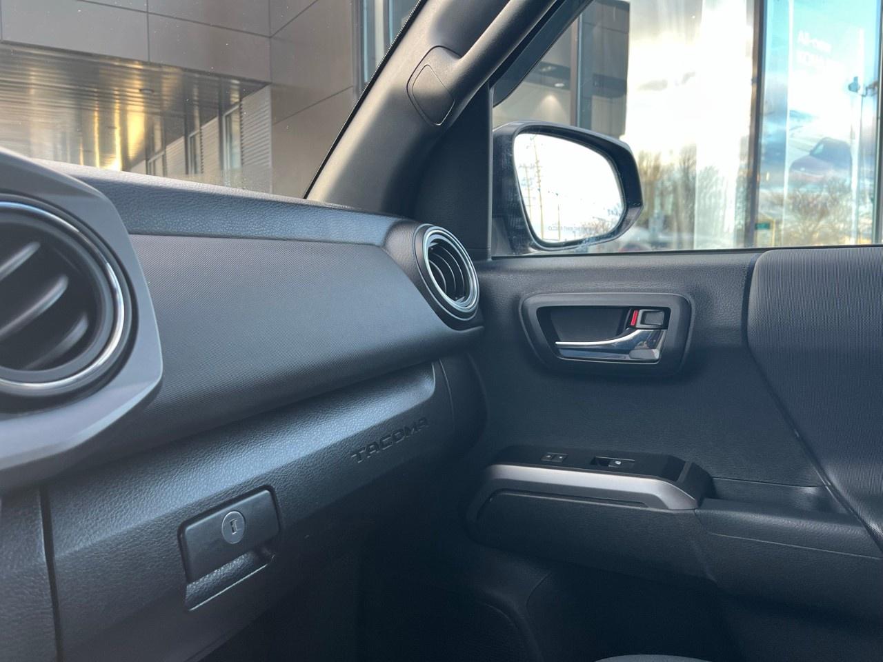 2023 Toyota Tacoma 4x4 Double Cab Auto Photo