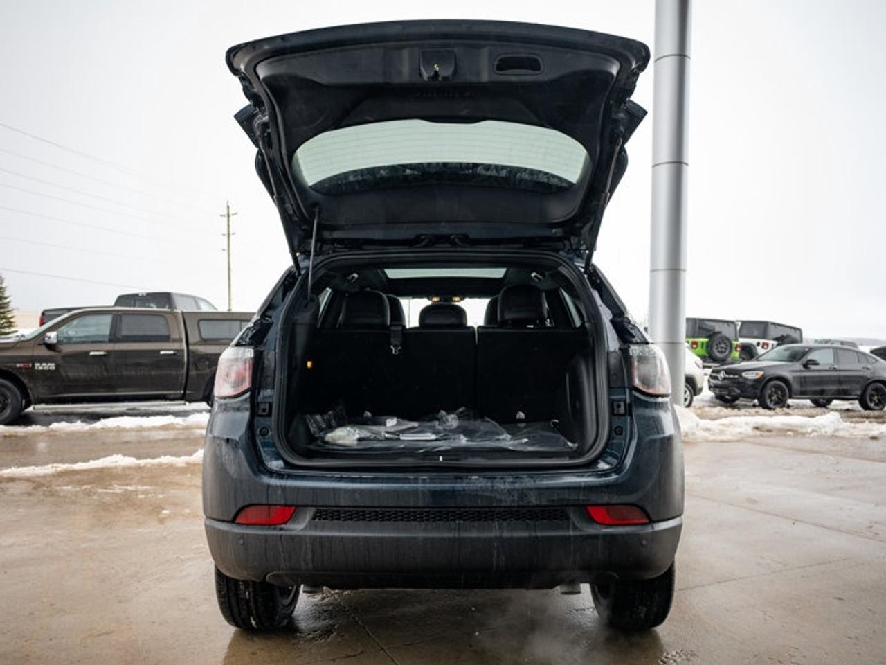 2026 Jeep Compass LIMITED Photo