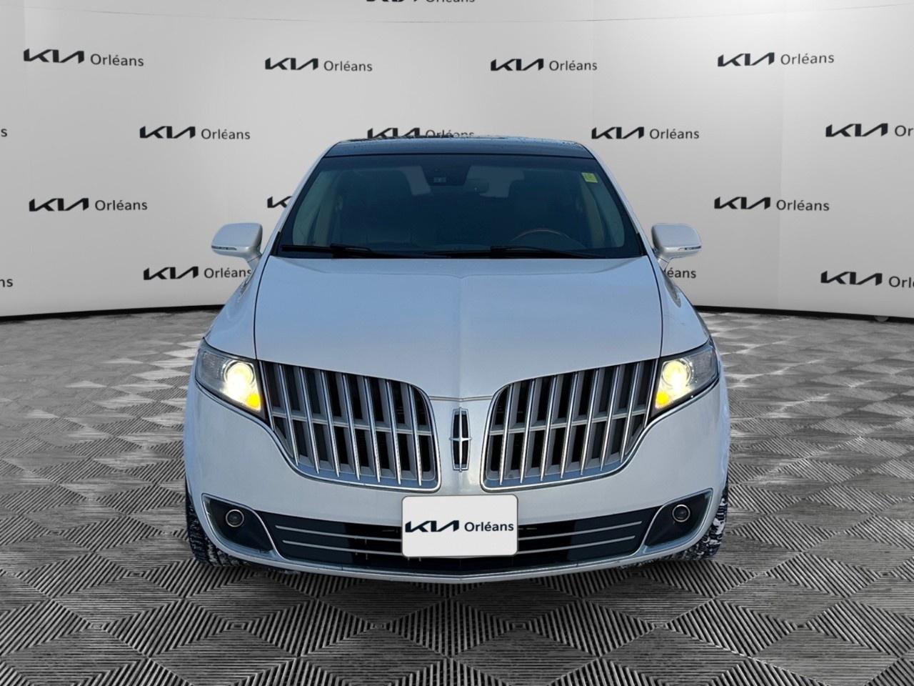 2010 Lincoln MKT 4dr Wgn 3.7L AWD Photo