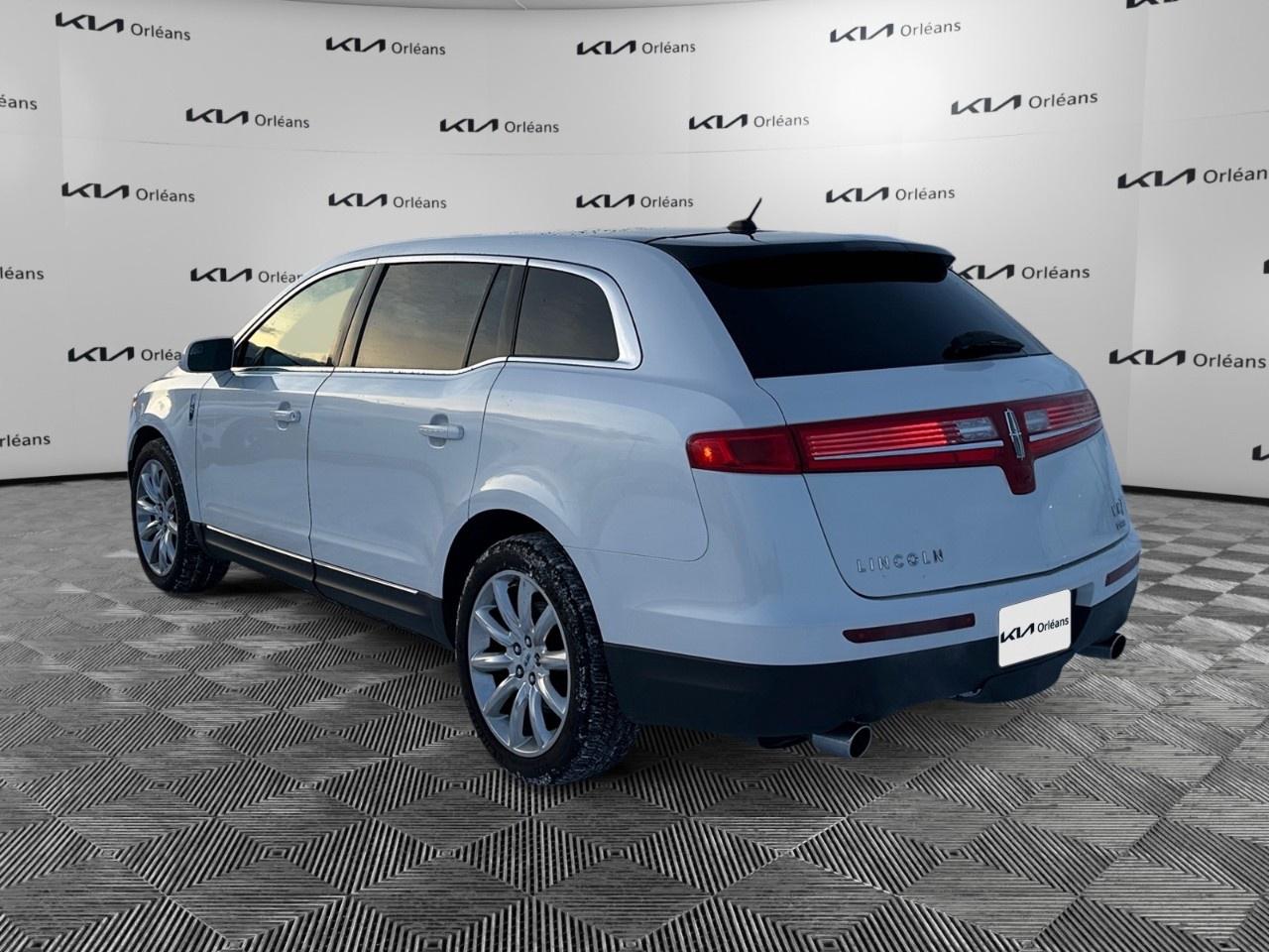 2010 Lincoln MKT 4dr Wgn 3.7L AWD Photo4