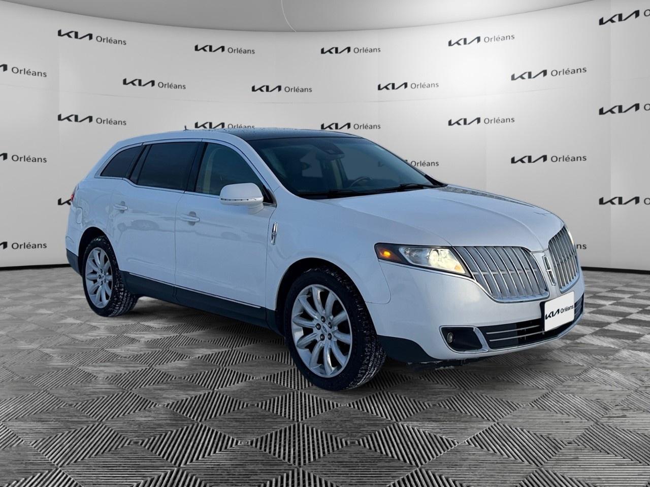 2010 Lincoln MKT 4dr Wgn 3.7L AWD Photo