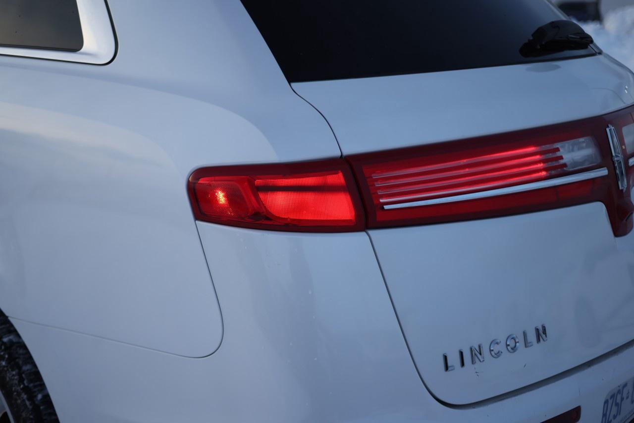 2010 Lincoln MKT 4dr Wgn 3.7L AWD Photo