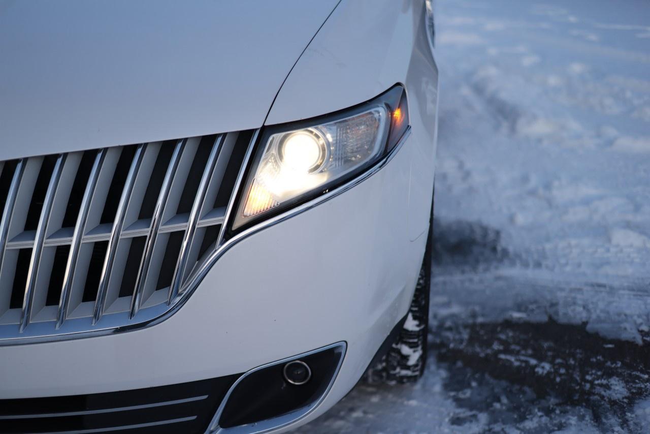 2010 Lincoln MKT 4dr Wgn 3.7L AWD Photo