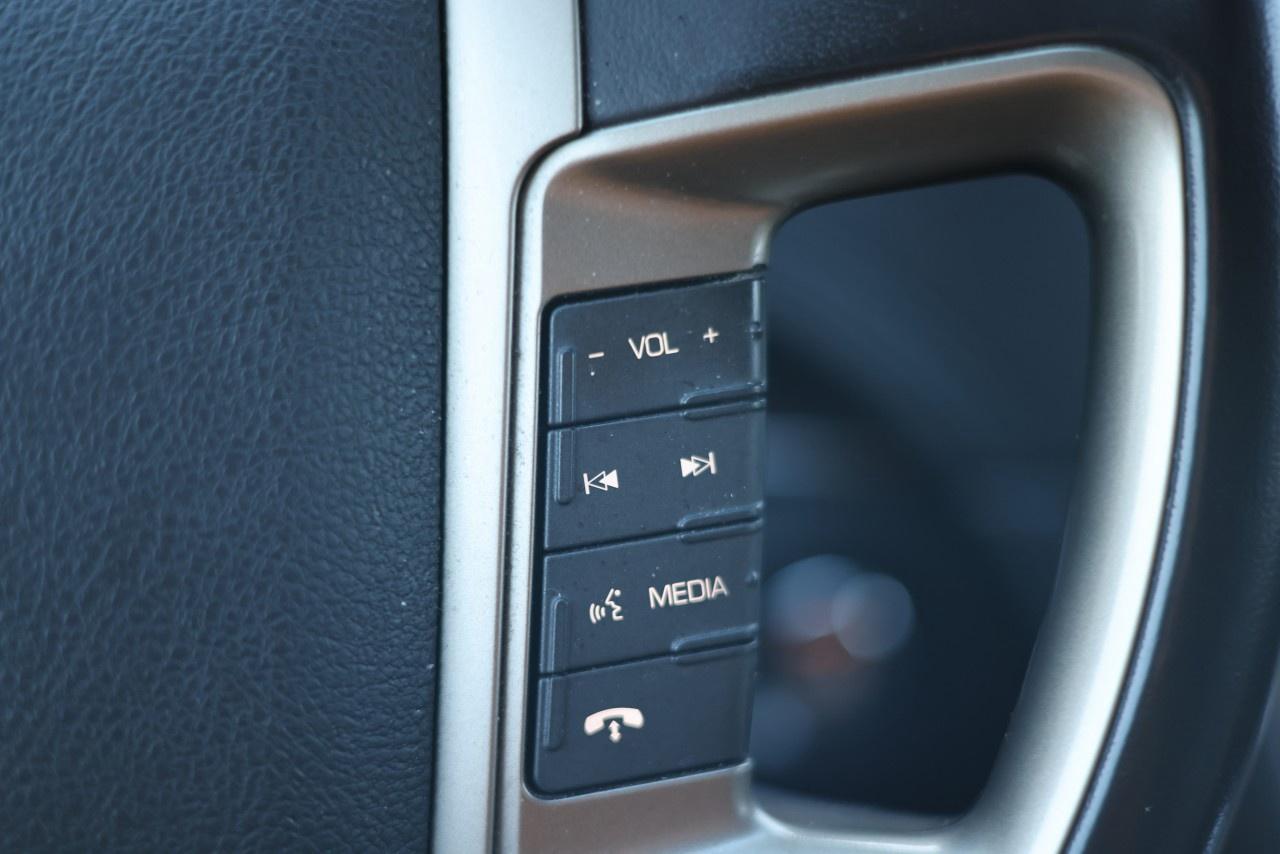 2010 Lincoln MKT 4dr Wgn 3.7L AWD Photo