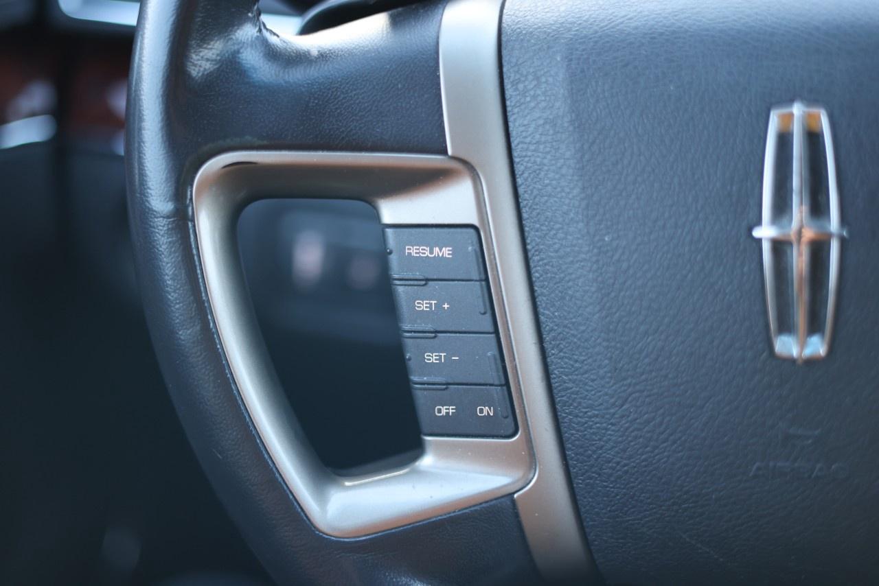 2010 Lincoln MKT 4dr Wgn 3.7L AWD Photo