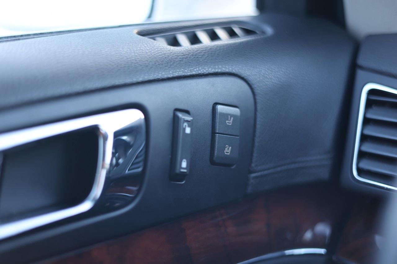 2010 Lincoln MKT 4dr Wgn 3.7L AWD Photo