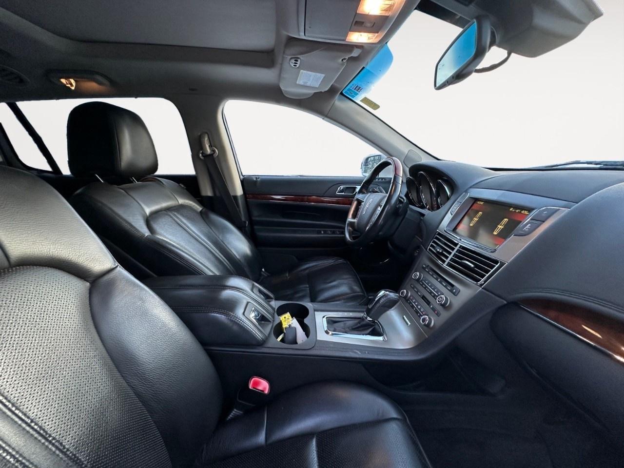 2010 Lincoln MKT 4dr Wgn 3.7L AWD Photo