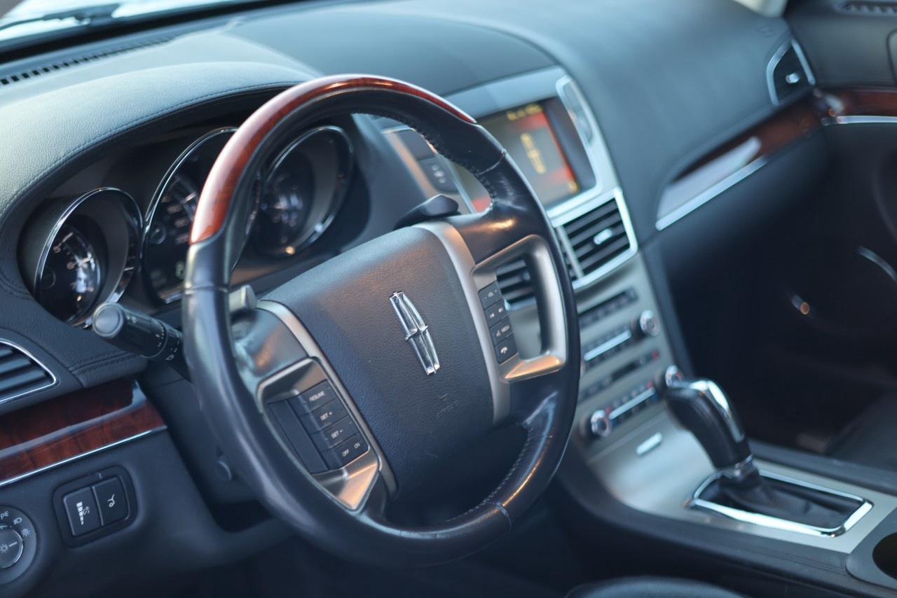 2010 Lincoln MKT 4dr Wgn 3.7L AWD Photo