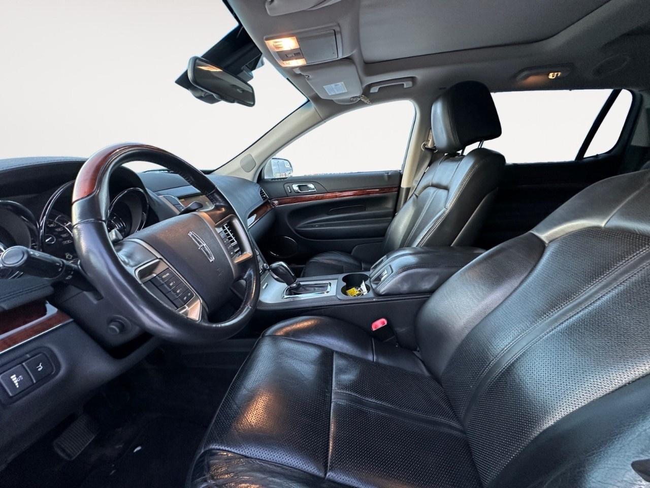 2010 Lincoln MKT 4dr Wgn 3.7L AWD Photo