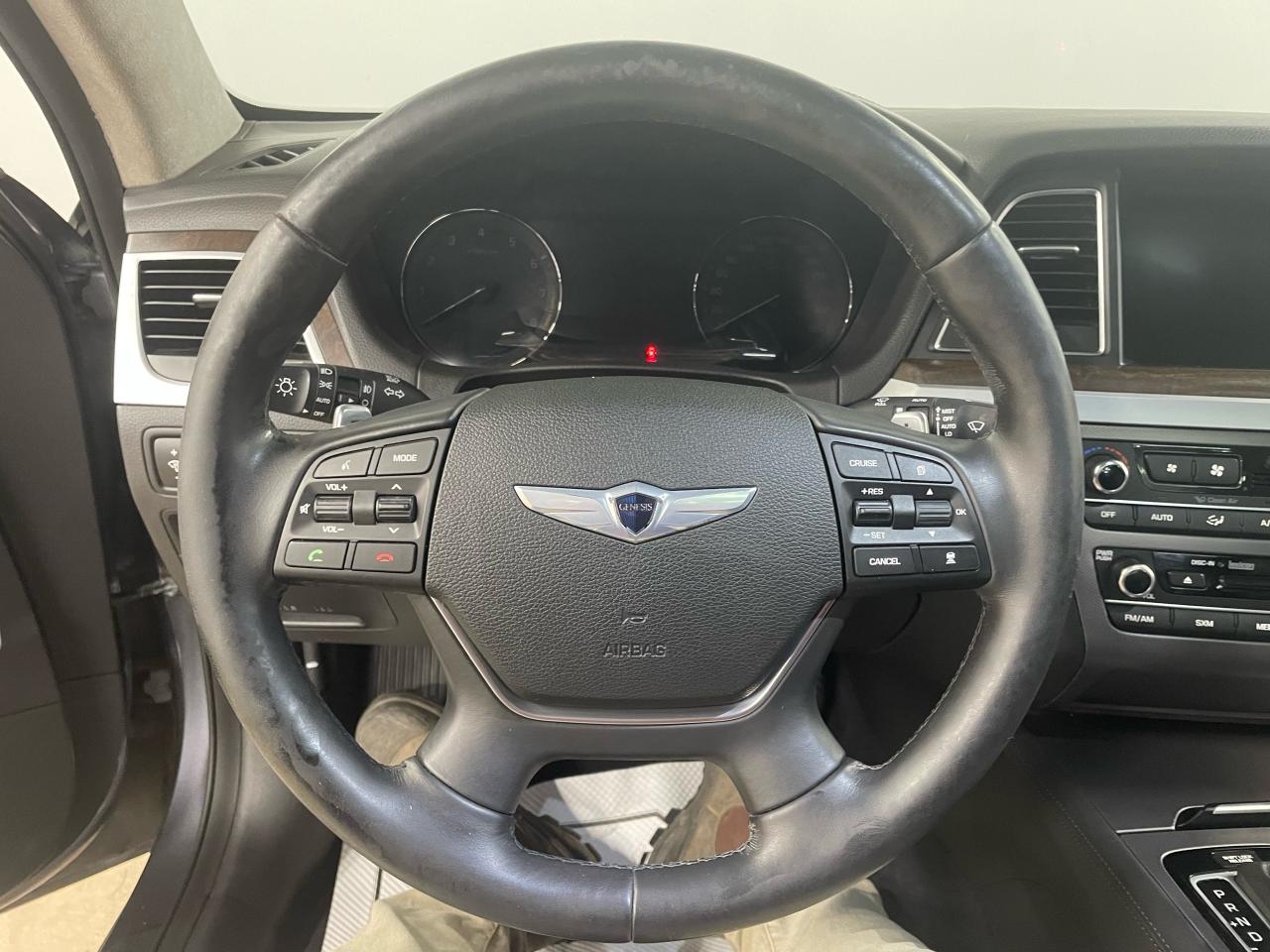 2015 Hyundai Genesis V8 425HP AWD RARE Photo32