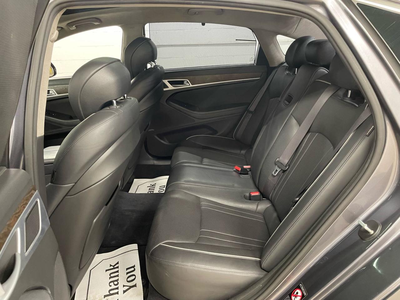 2015 Hyundai Genesis V8 425HP AWD RARE