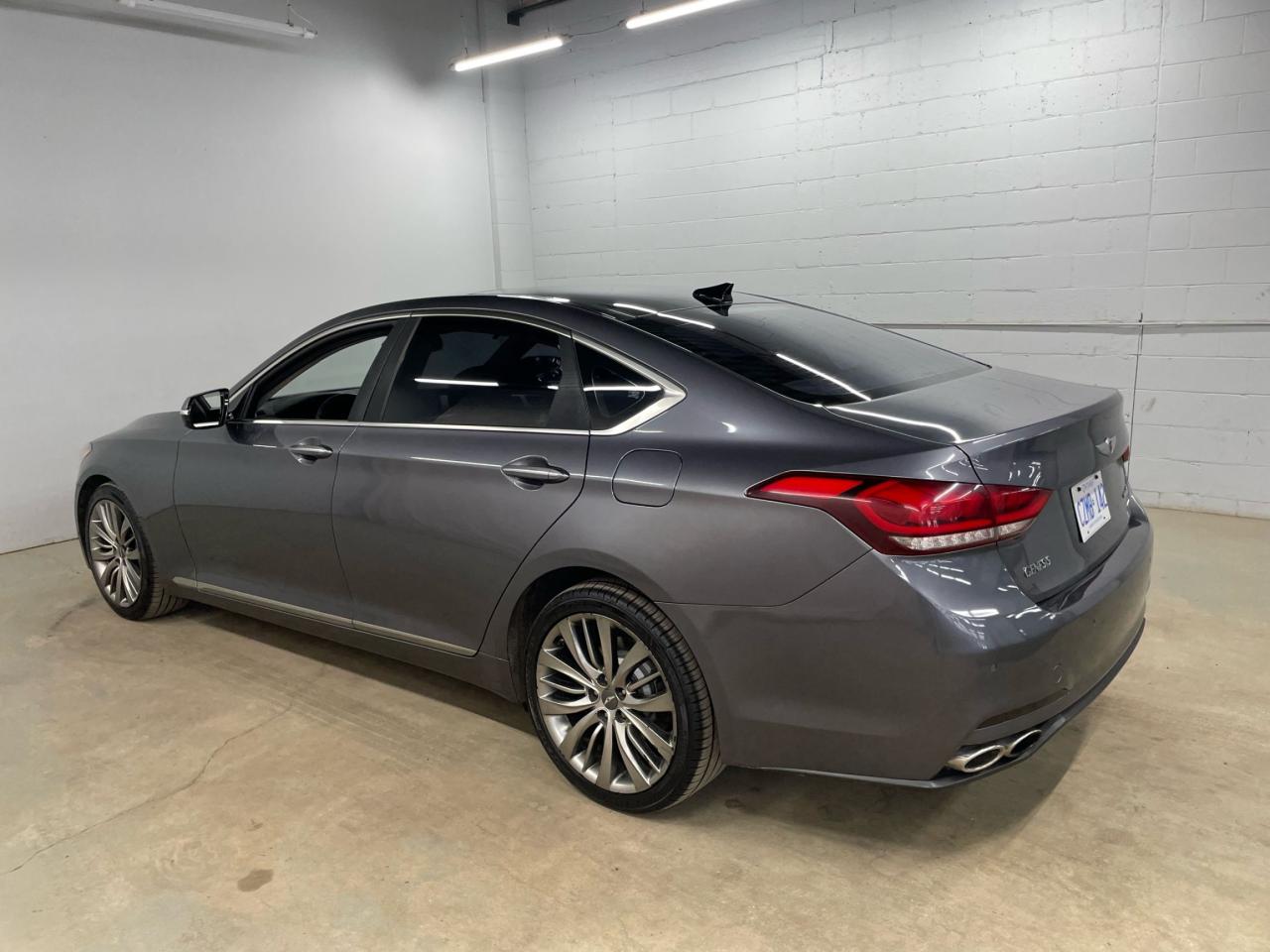 2015 Hyundai Genesis V8 425HP AWD RARE