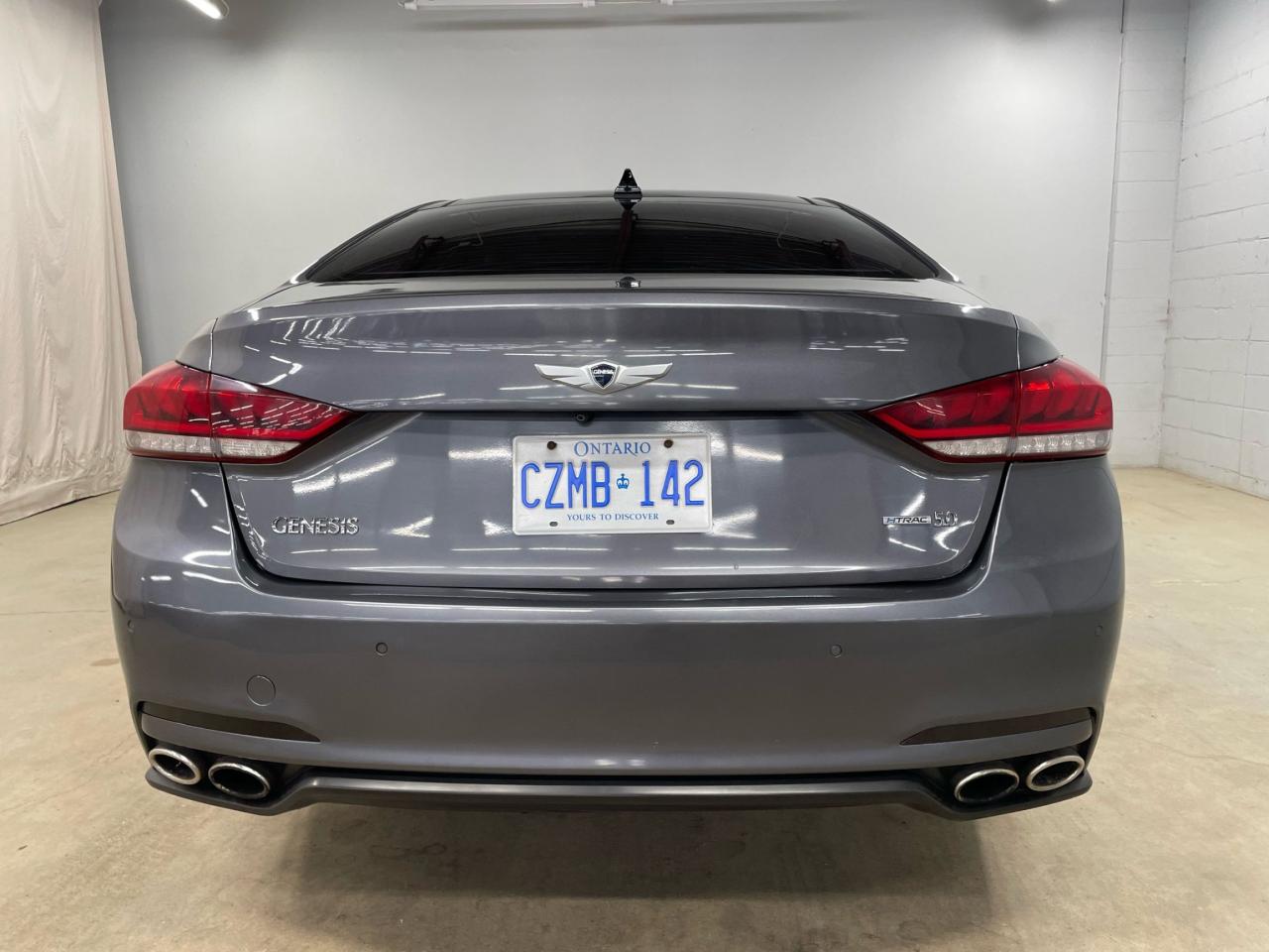2015 Hyundai Genesis V8 425HP AWD RARE