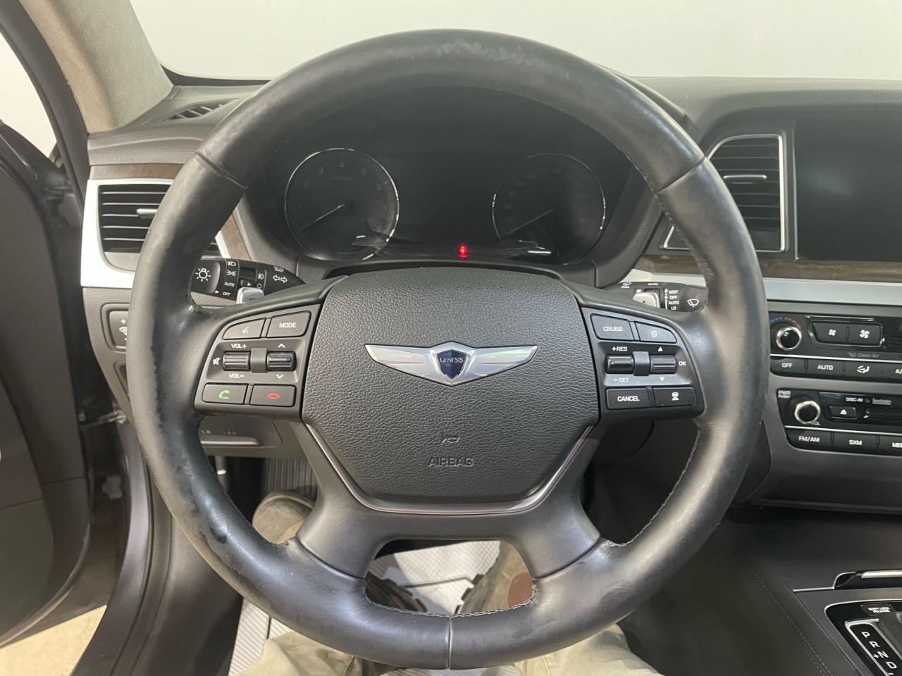 2015 Hyundai Genesis V8 425HP AWD RARE