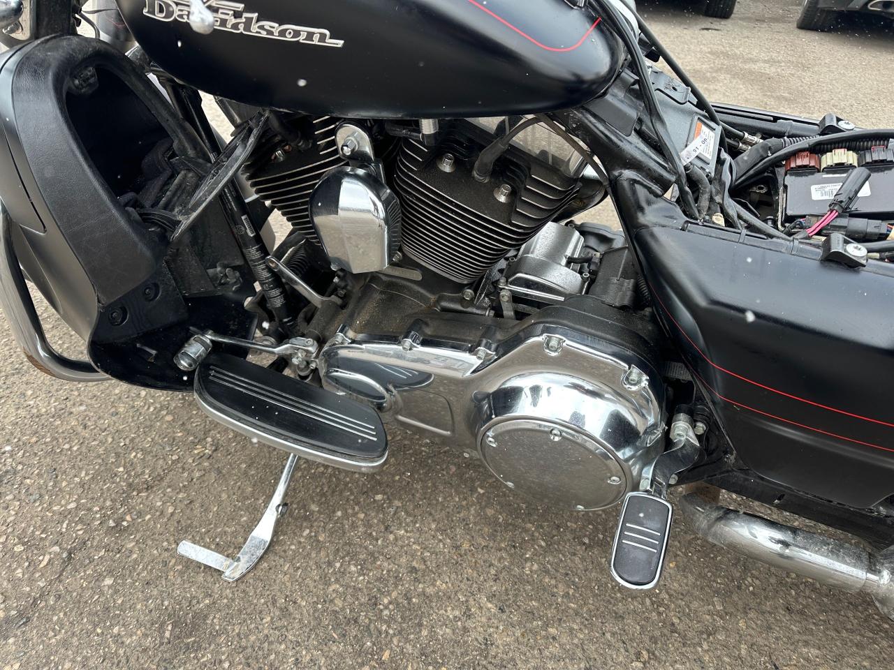 2015 Harley-Davidson Street Glide  - Photo #10