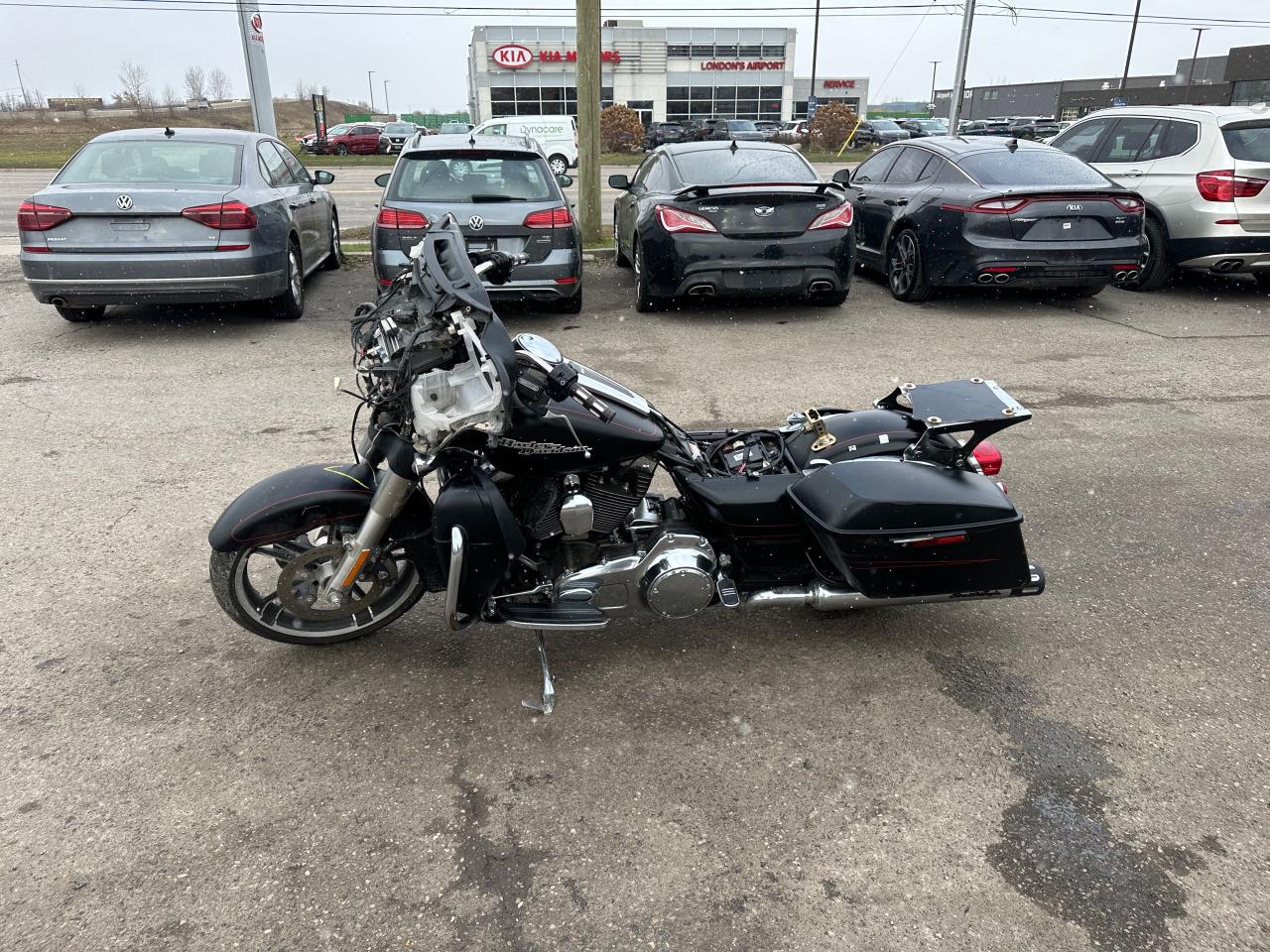 2015 Harley-Davidson Street Glide  - Photo #2