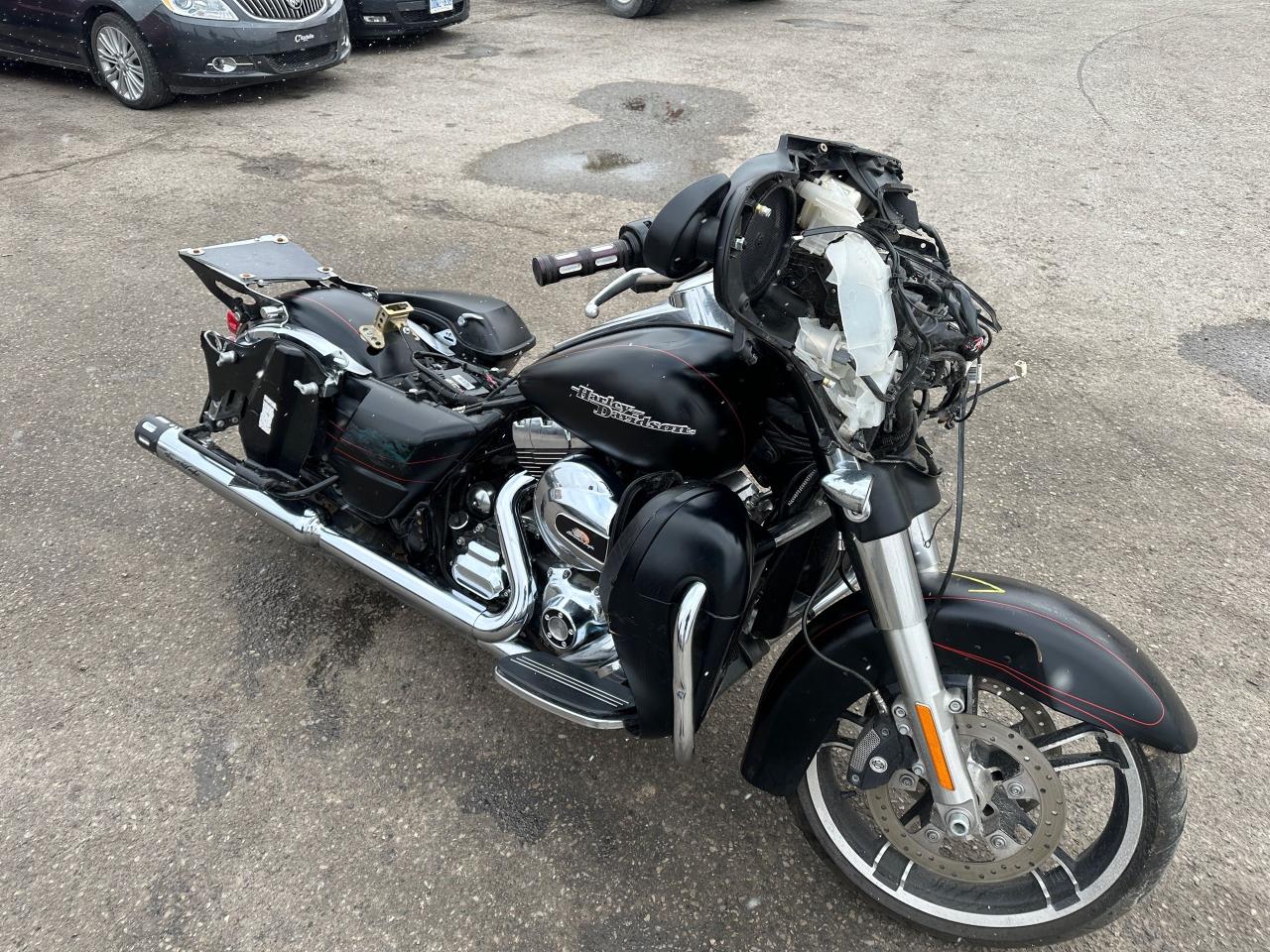 2015 Harley-Davidson Street Glide  - Photo #7