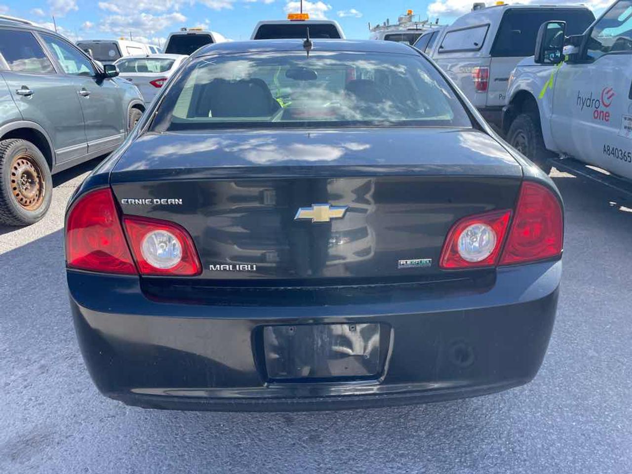 2011 Chevrolet Malibu LS Photo4