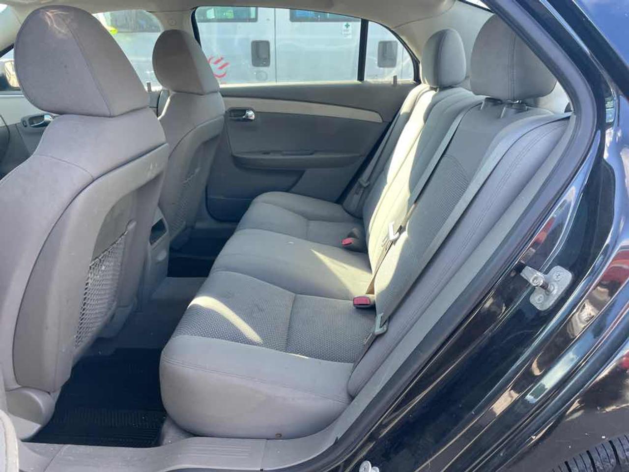 2011 Chevrolet Malibu LS Photo