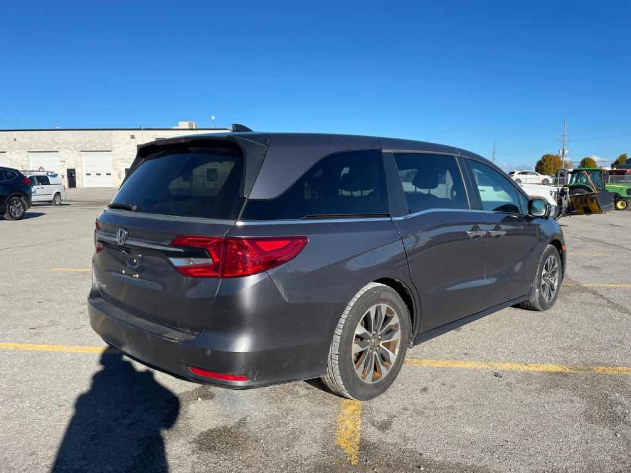 2022 Honda Odyssey EXL - Photo #4