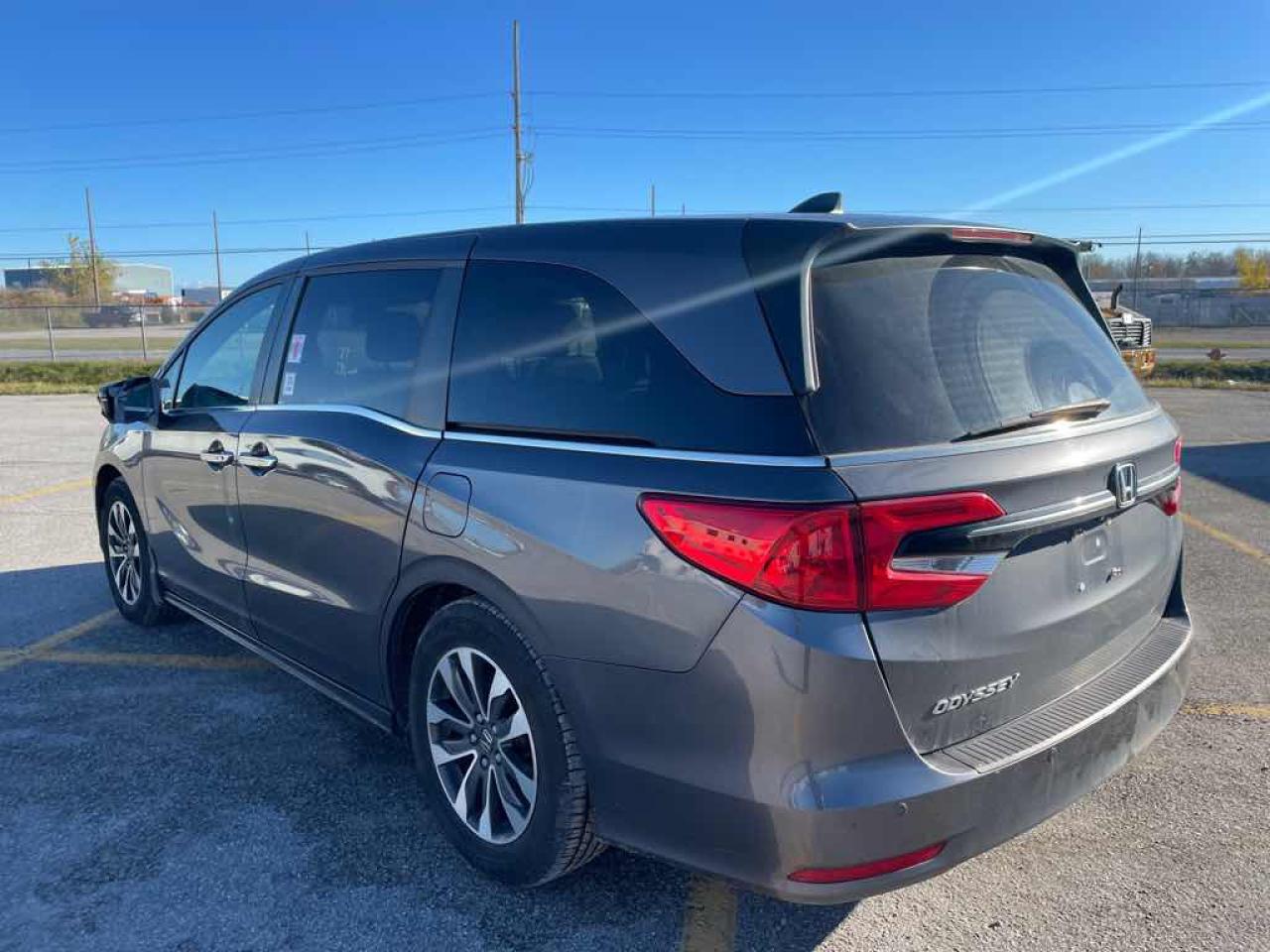 2022 Honda Odyssey EXL - Photo #6