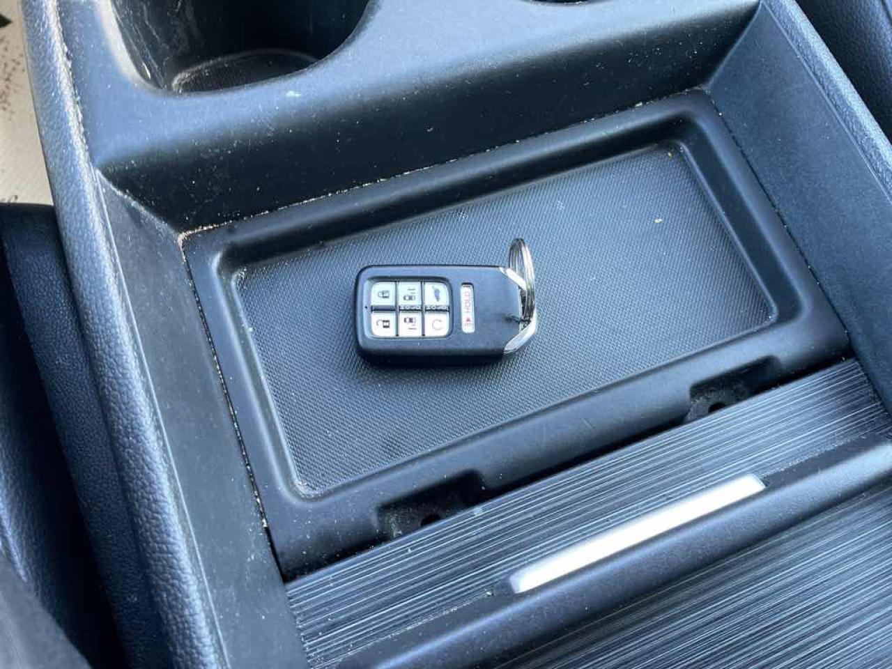 2022 Honda Odyssey EXL - Photo #11