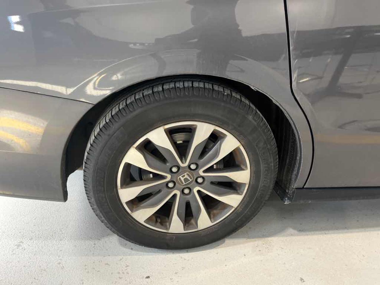 2022 Honda Odyssey EXL - Photo #16