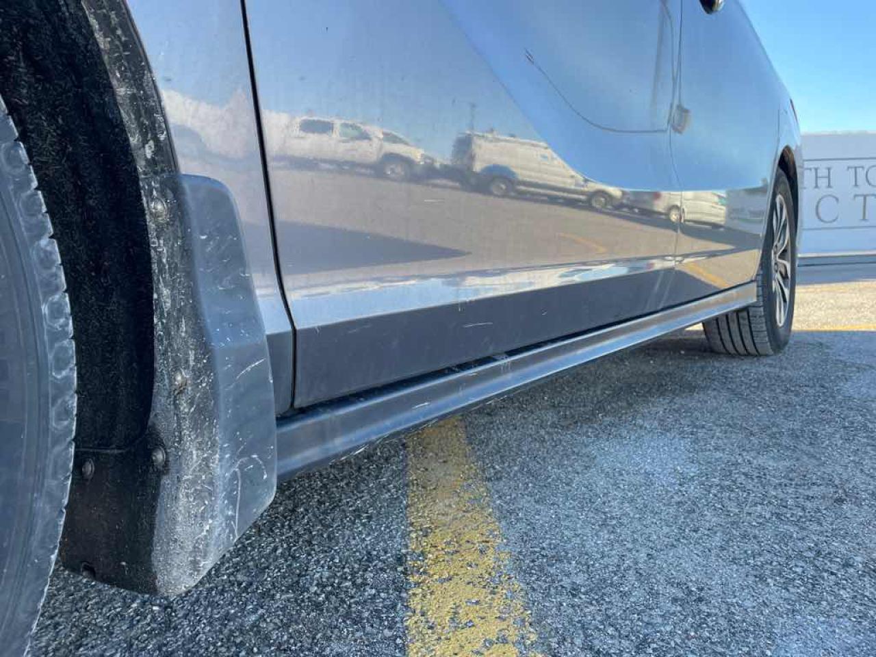 2022 Honda Odyssey EXL - Photo #25