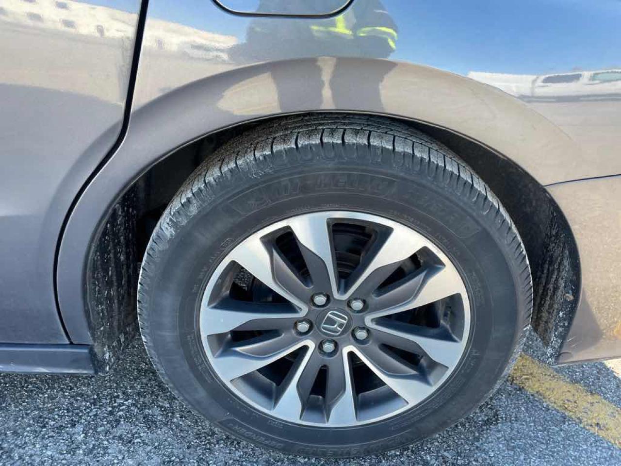 2022 Honda Odyssey EXL - Photo #31