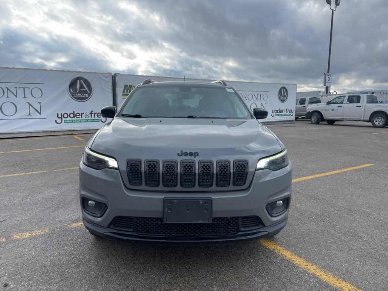 2022 Jeep Cherokee Latitude - Photo #2