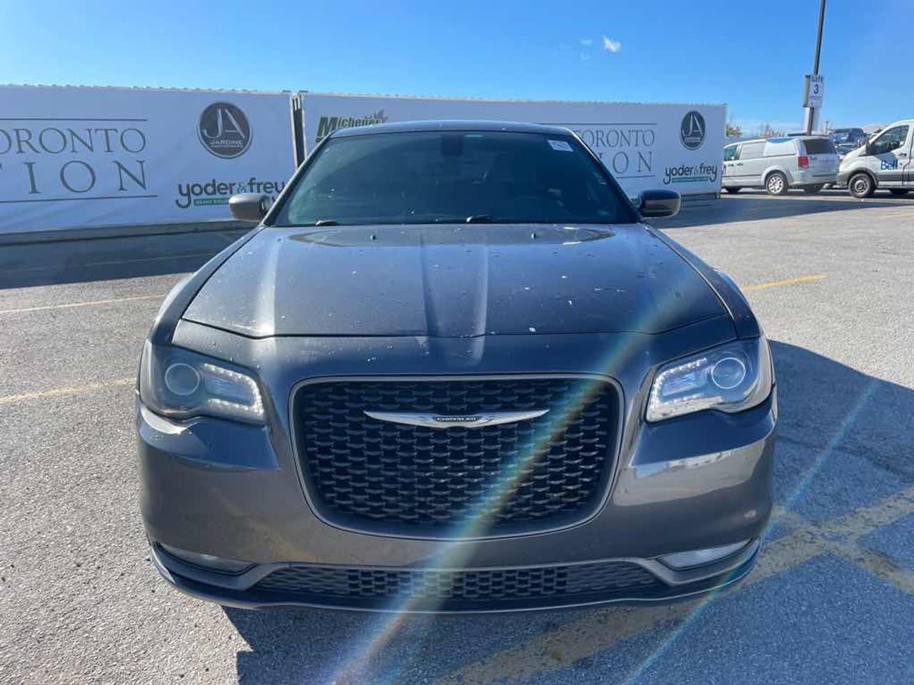 2018 Chrysler 300 S Photo