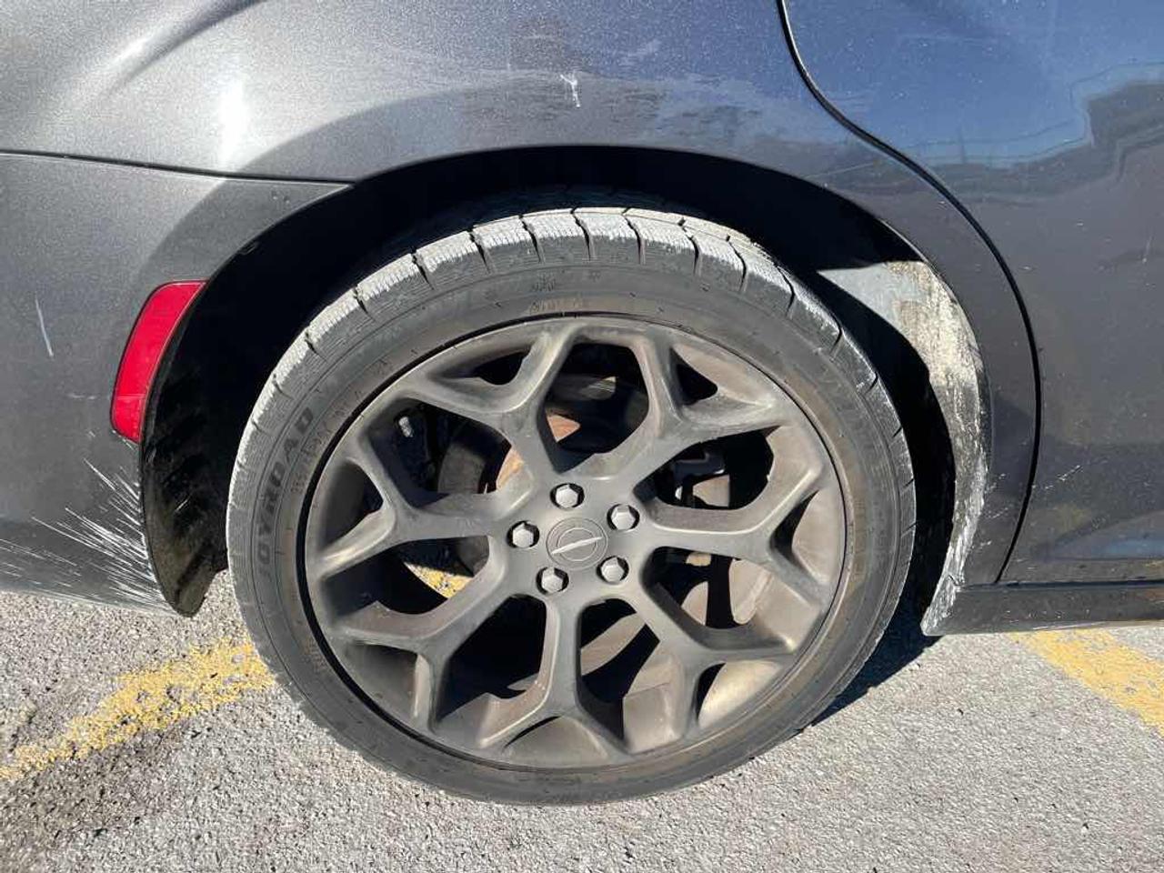 2018 Chrysler 300 S Photo