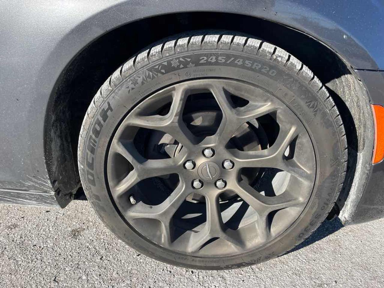 2018 Chrysler 300 S Photo