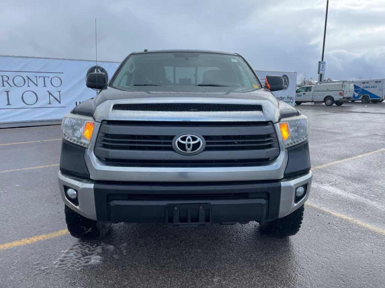 2014 Toyota Tundra  - Photo #2