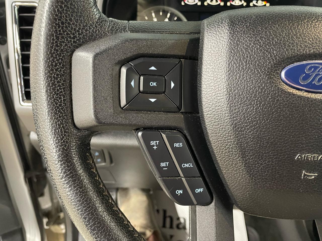 2015 Ford F-150 XLT Photo14