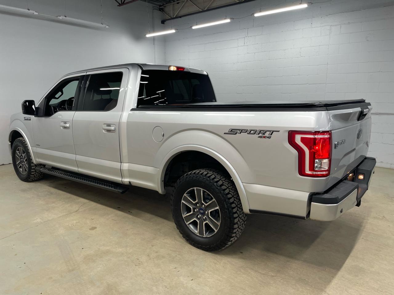 2015 Ford F-150 XLT Photo4