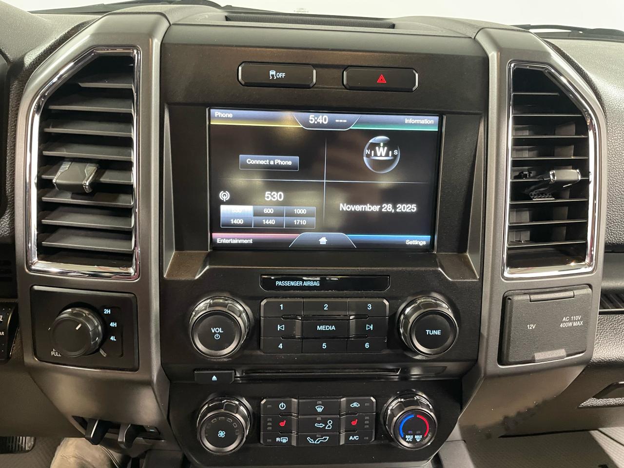 2015 Ford F-150 XLT Photo17