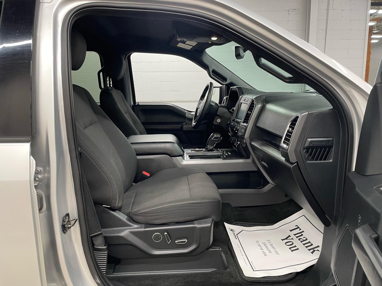 2015 Ford F-150 XLT Photo10