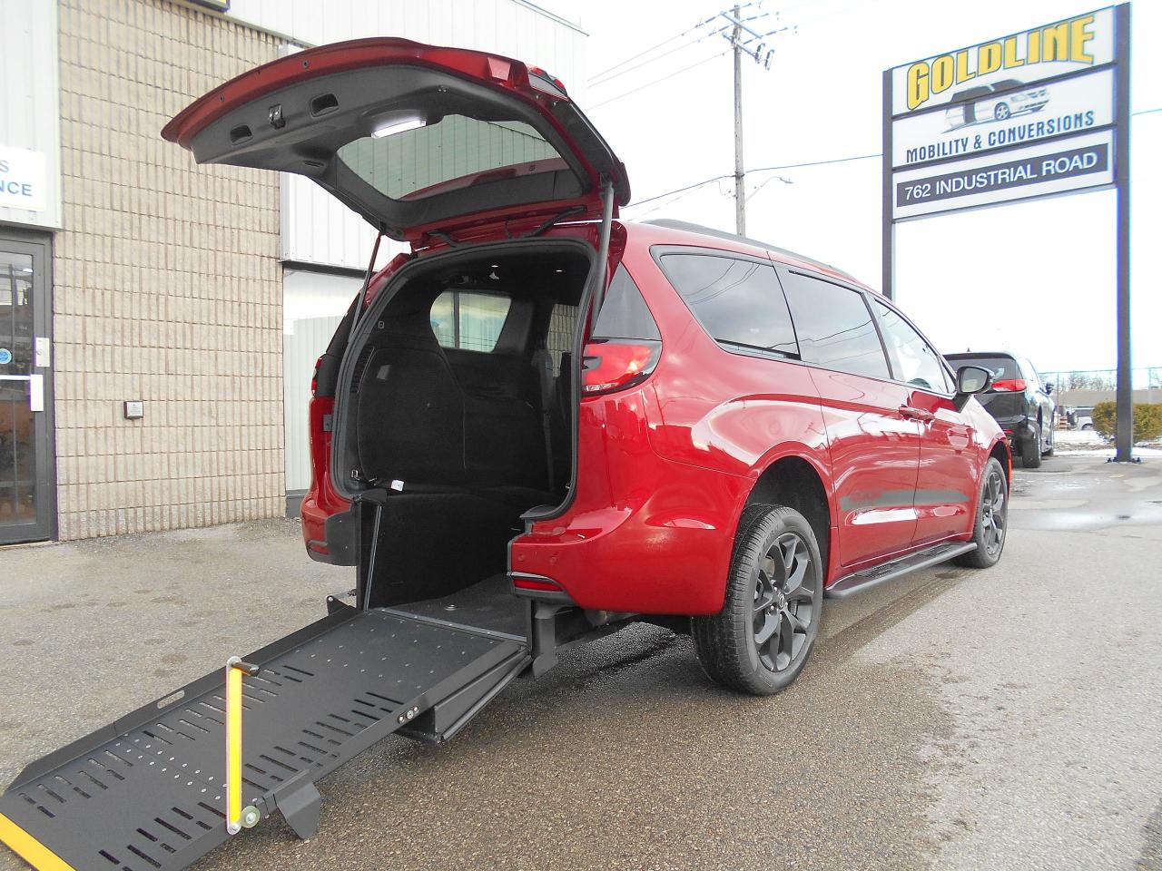 Used 2026 Chrysler Pacifica S Limited-Wheelchair Accessible Rear Entry-Manual for sale in London, ON