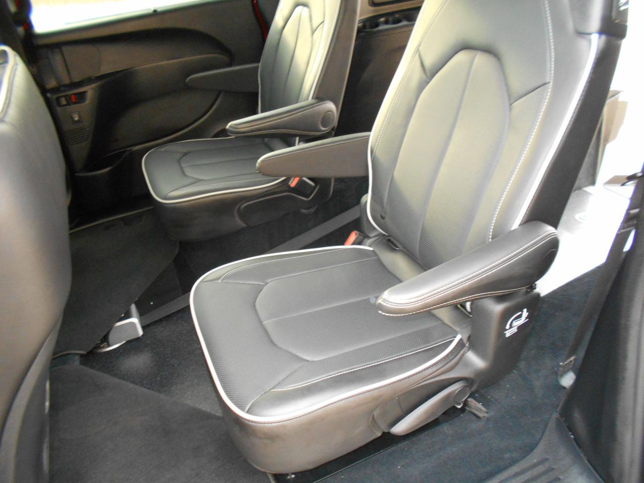 2026 Chrysler Pacifica S Limited-Wheelchair Accessible Rear Entry-Manual Photo