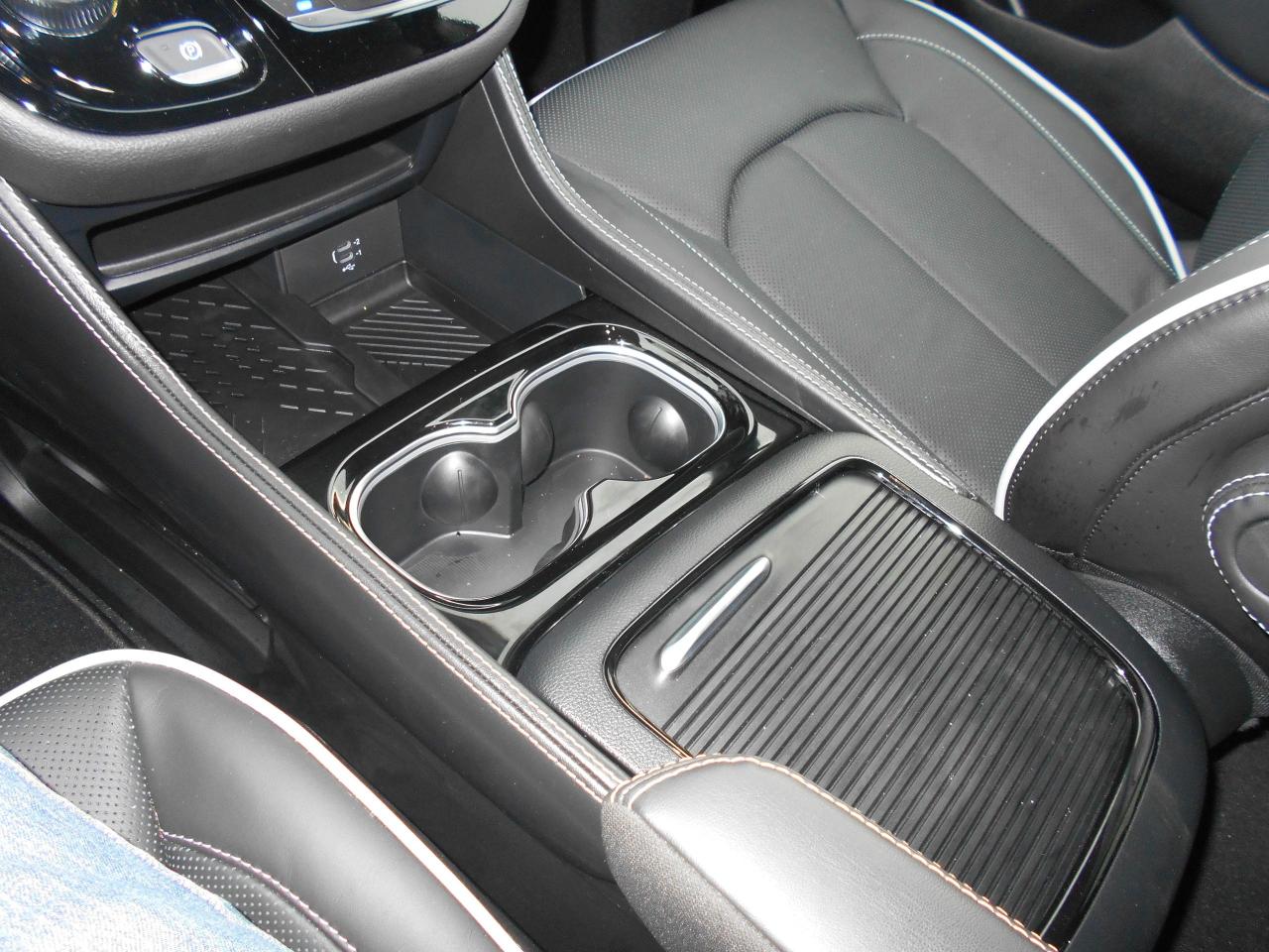 2026 Chrysler Pacifica S Limited-Wheelchair Accessible Rear Entry-Manual Photo