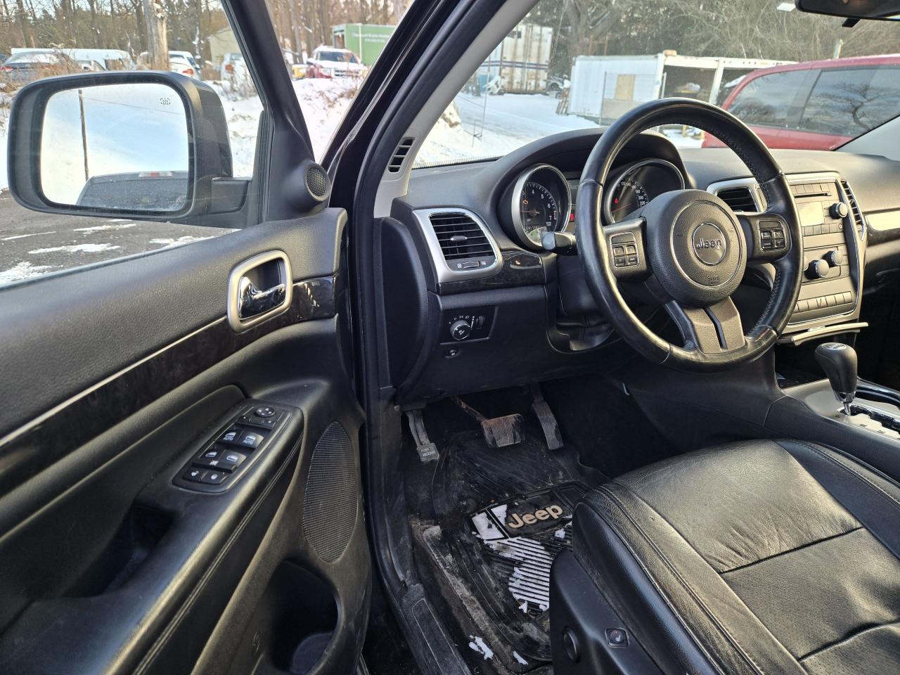 2012 Jeep Grand Cherokee Laredo Photo