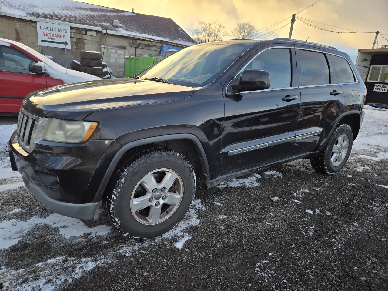 2012 Jeep Grand Cherokee Laredo Photo0