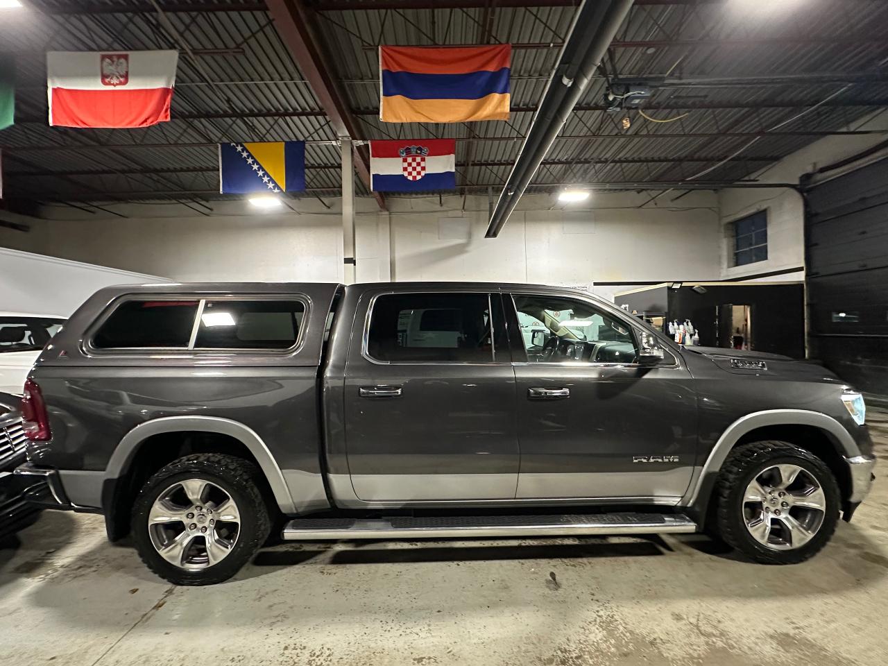 2021 RAM 1500 LARAMIE 5.7L V8 | CREW CAB | BOX COVER | LEATHER Photo4