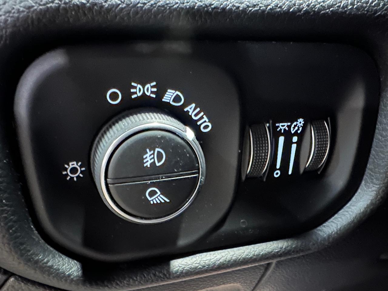 2021 RAM 1500 LARAMIE 5.7L V8 | CREW CAB | BOX COVER | LEATHER - Photo #36