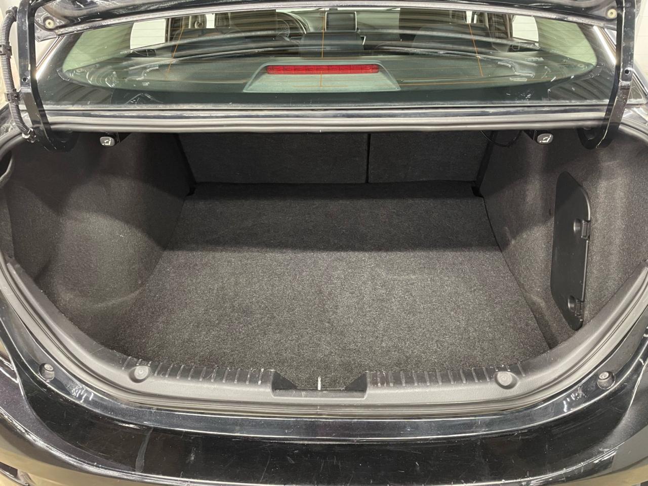 2014 Mazda MAZDA3 GS-SKY