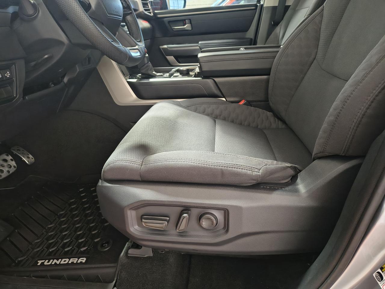 2023 Toyota Tundra TRD Sport Crew 4c4 Photo0