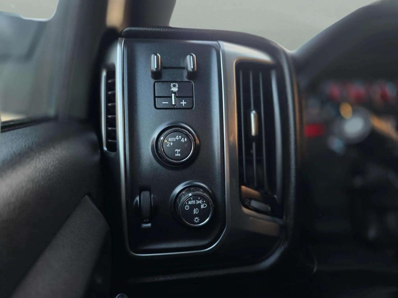 2017 Chevrolet Silverado 1500 4WD CREW CAB 143.5" LT W/1LT - Photo #14