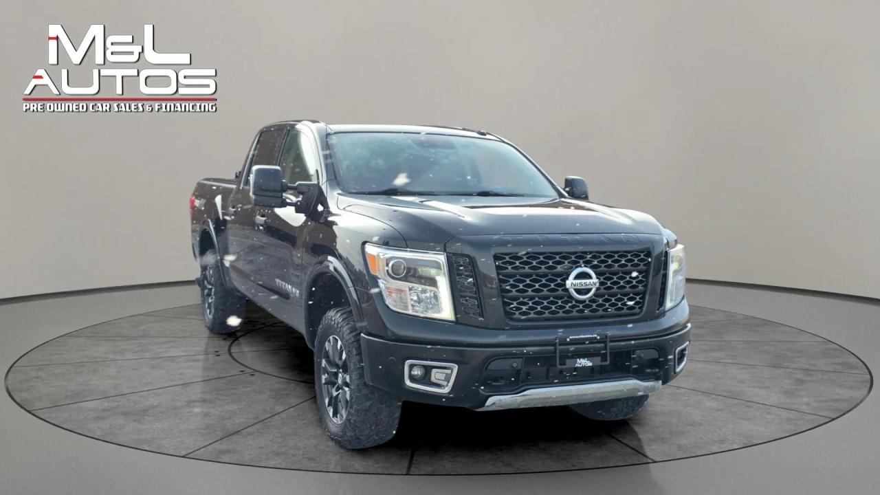 2018 Nissan Titan 4X4 CREW CAB PRO-4X Photo2